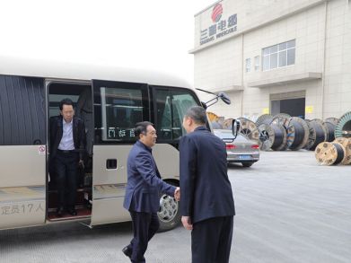 市人大常委会常务副主任王雄及各位领导welcome海洋之神视察调研